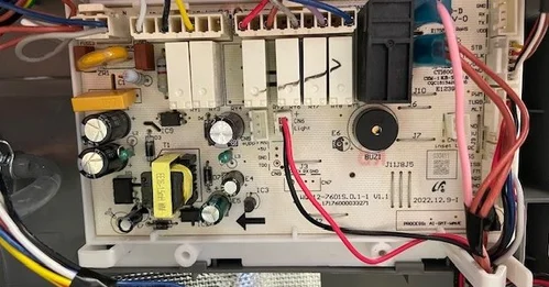 Hlavní elektronika od 21/21 MNV7760ds